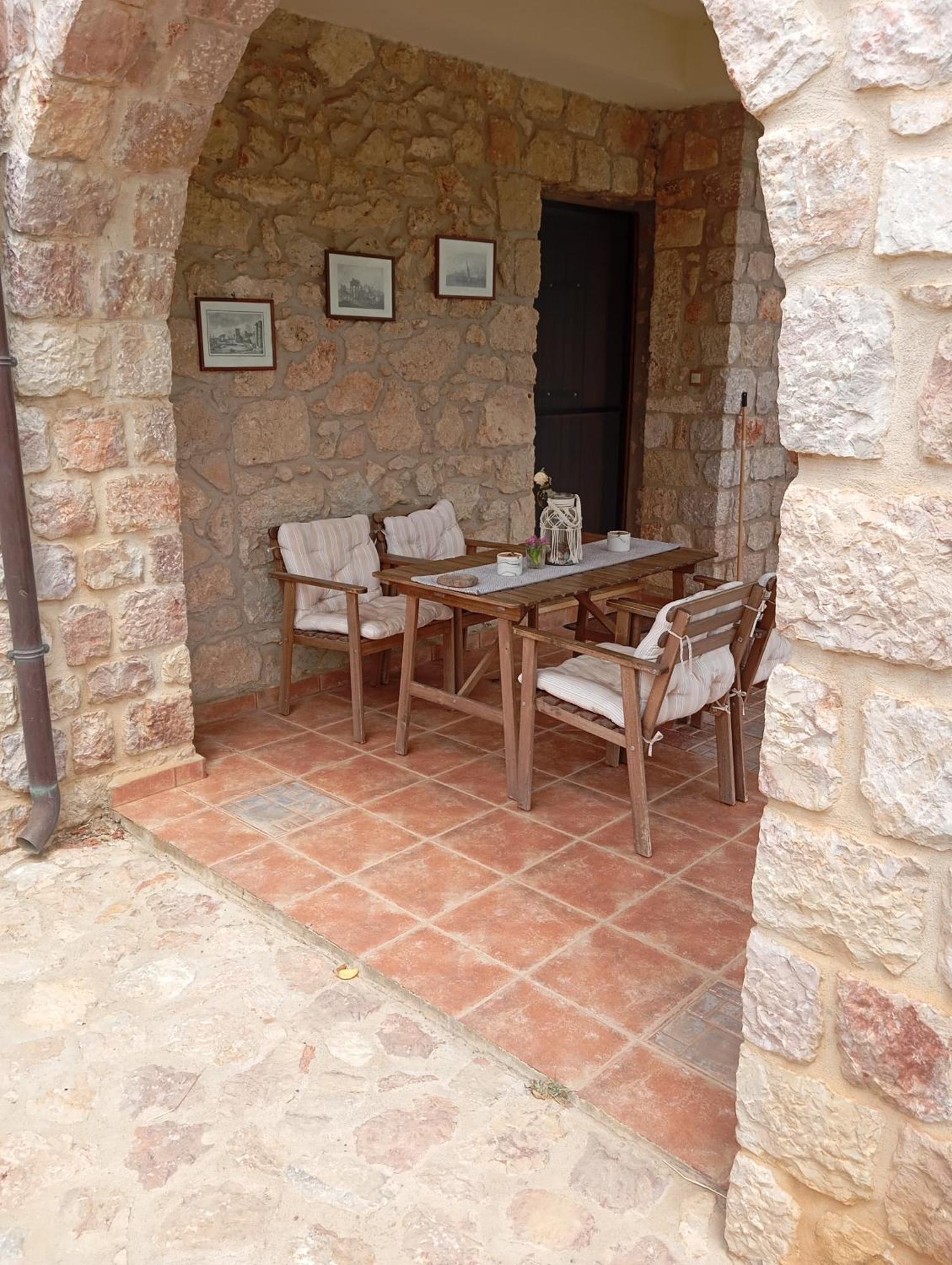 Niko'S Stone Guest House Plítra Exterior foto