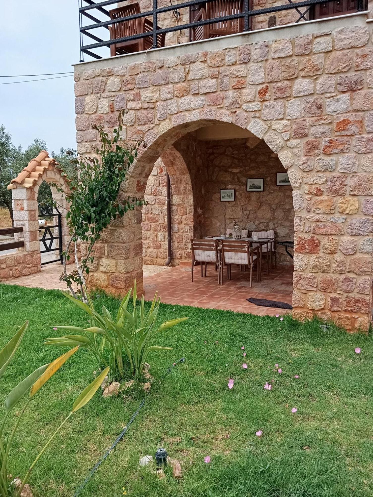 Niko'S Stone Guest House Plítra Exterior foto